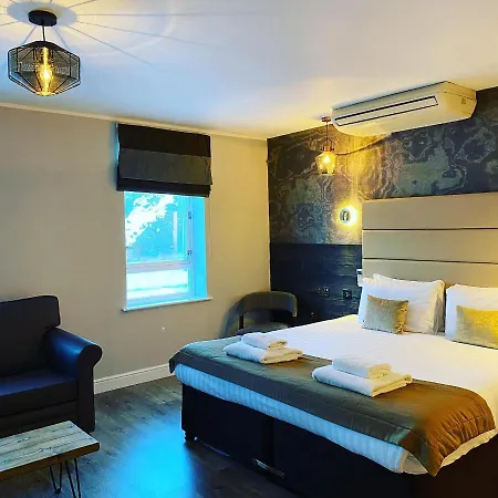 The Studley 4* Χαρογκέιτ
