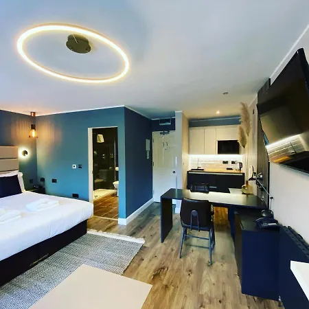 The Studley 4*