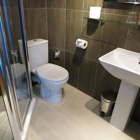 The Studley 4*