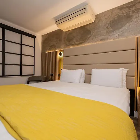 מלון The Studley 4*