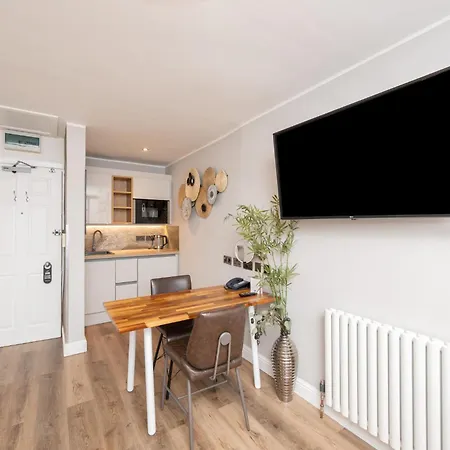 מלון The Studley