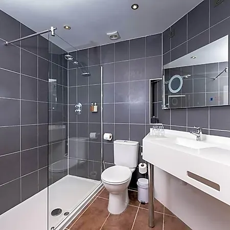 The Studley 4*