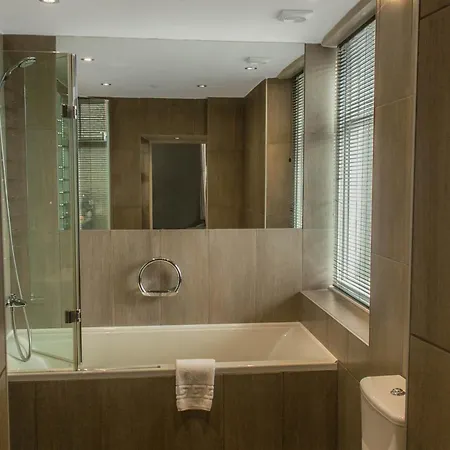The Studley 4*