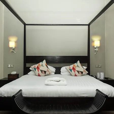 The Studley 4* Χαρογκέιτ